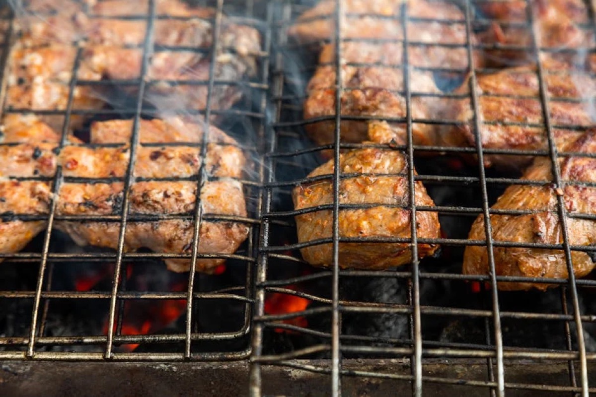 Weber Kettle Grill Buyer's Guide: Which Model to Buy