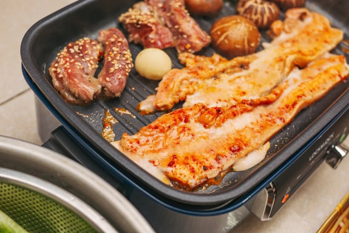 Indoor Electric Smoker Buyer's Guide: Tested Models