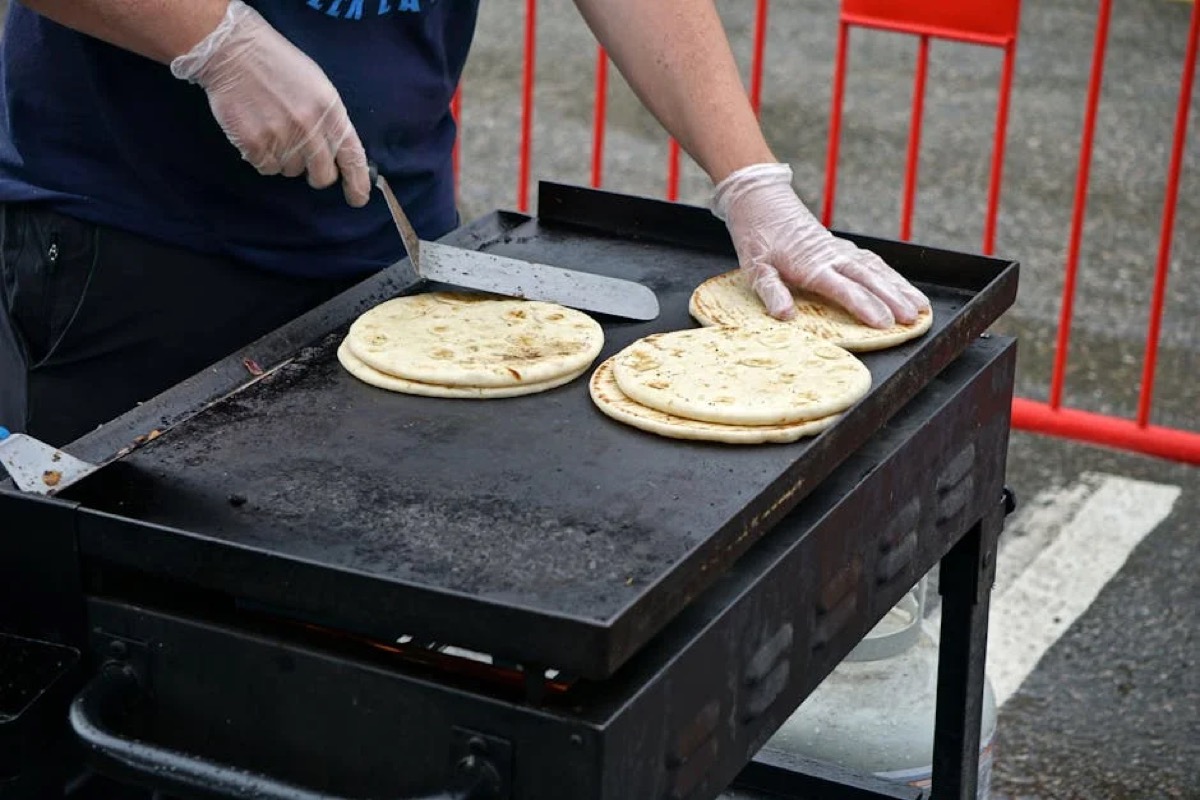Propane Flat Top Grill Buyer's Guide: Top Picks Reviewed