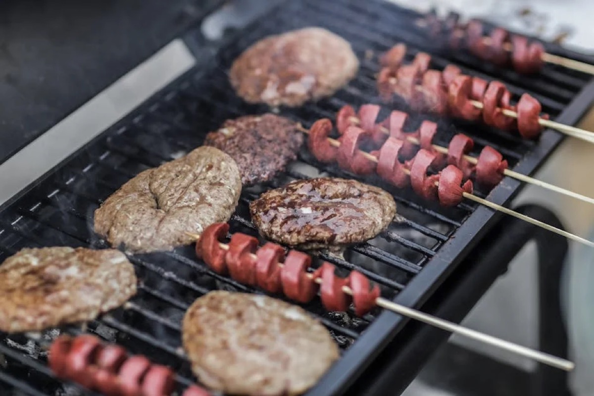 Charcoal and Gas Grill Combo Buying Guide for Home Cooks